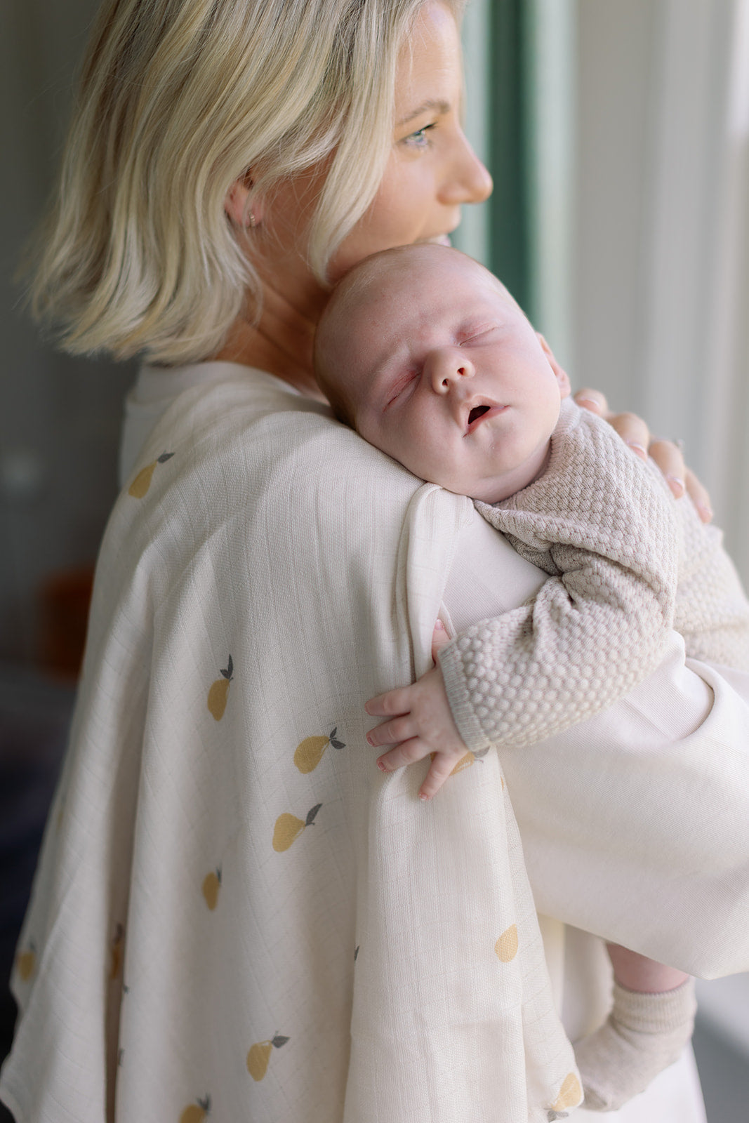 Pears Large Swaddle Muslin
