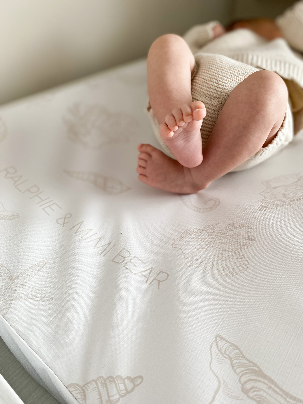 Seashell Anti Roll Wedge Changing Mat
