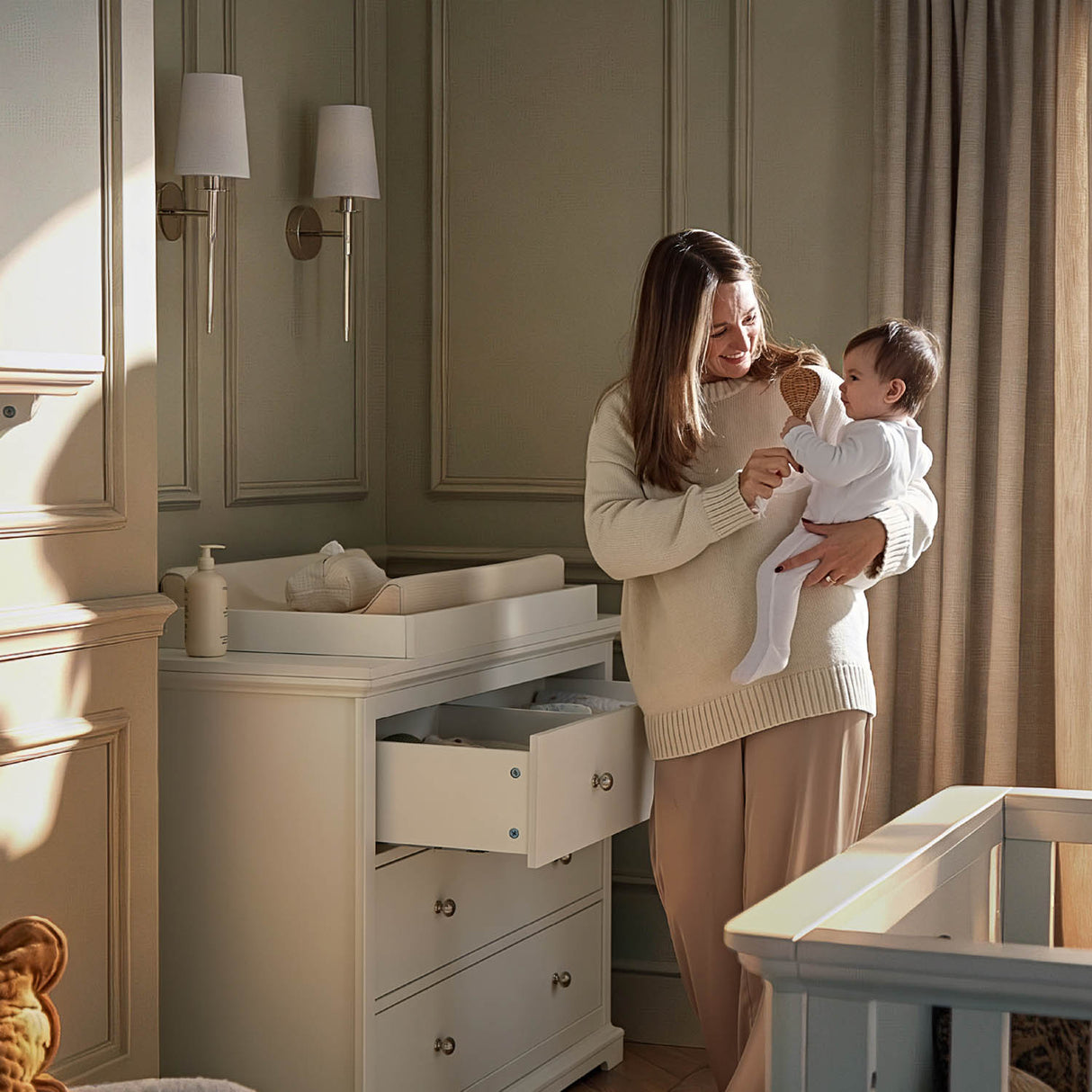 CuddleCo Beaumont Dresser Changer - White