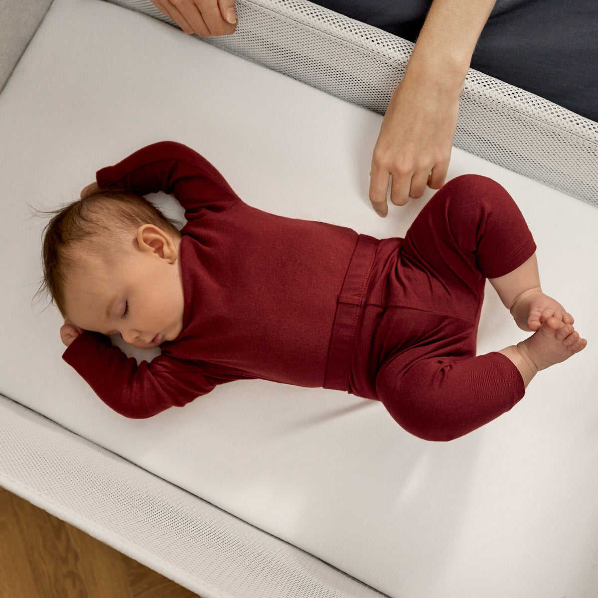 SnuzPod Studio Bedside Crib - Santorini Sky