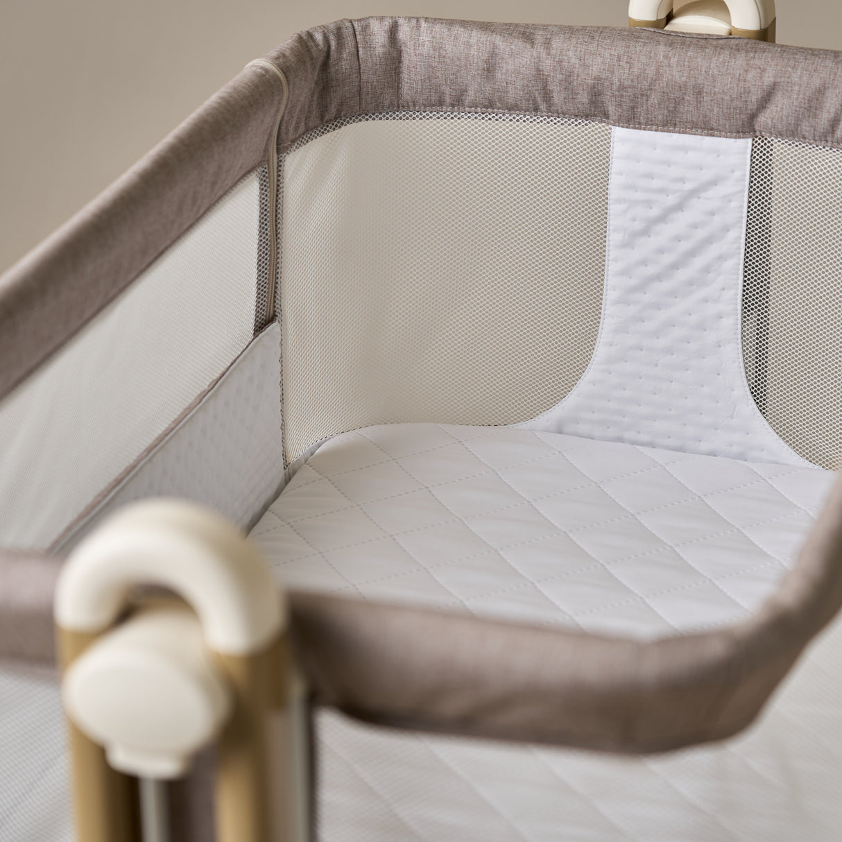 Obaby Cloud Bedside Crib - Nutmeg