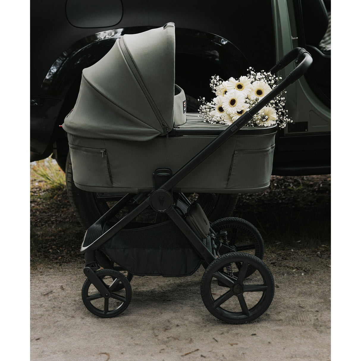 Venicci x Hunter Upline 3 Luxury 4in1 Tiago Car Seat & 360 Base Bundle - Dark Olive