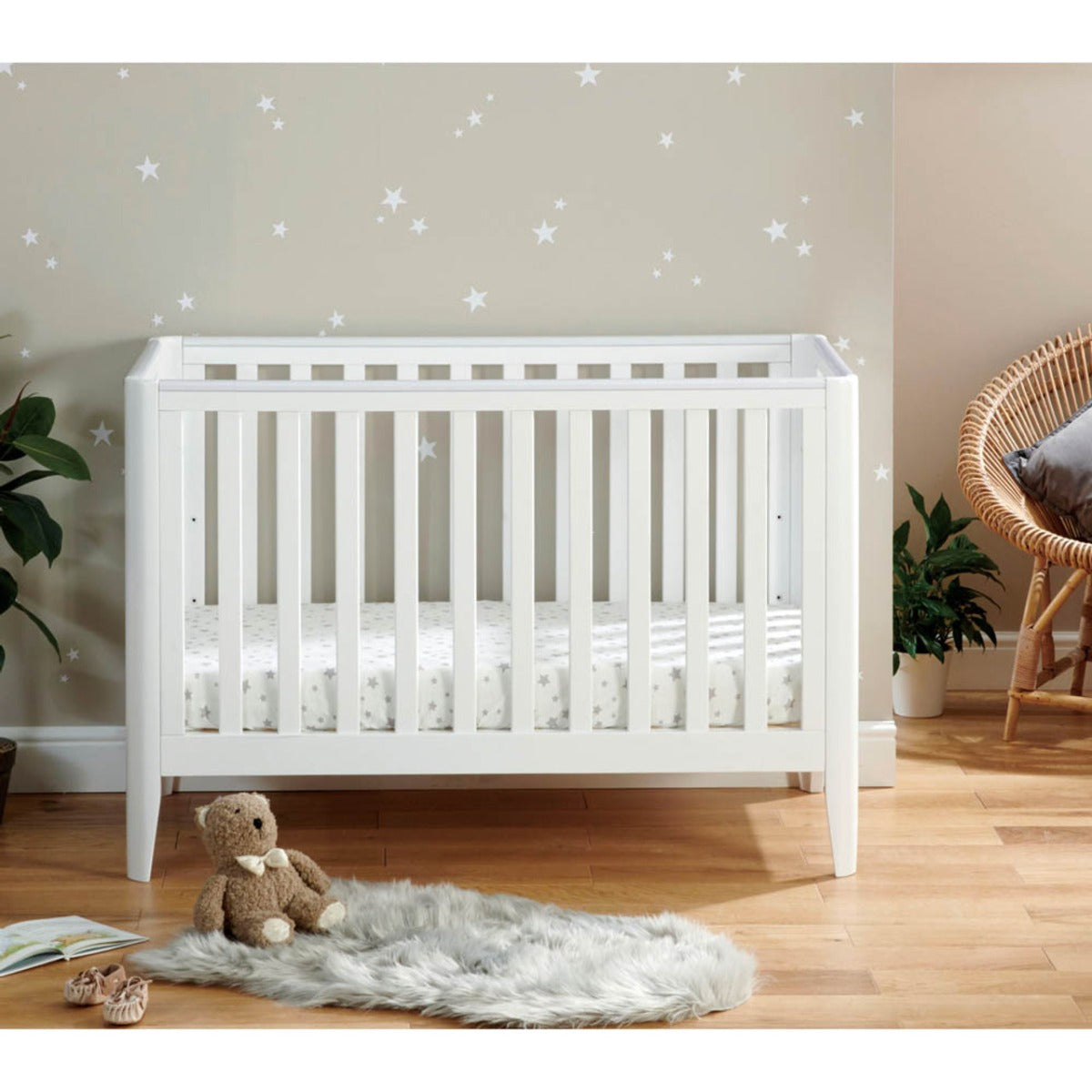 Babymore Iris Cot Bed - White