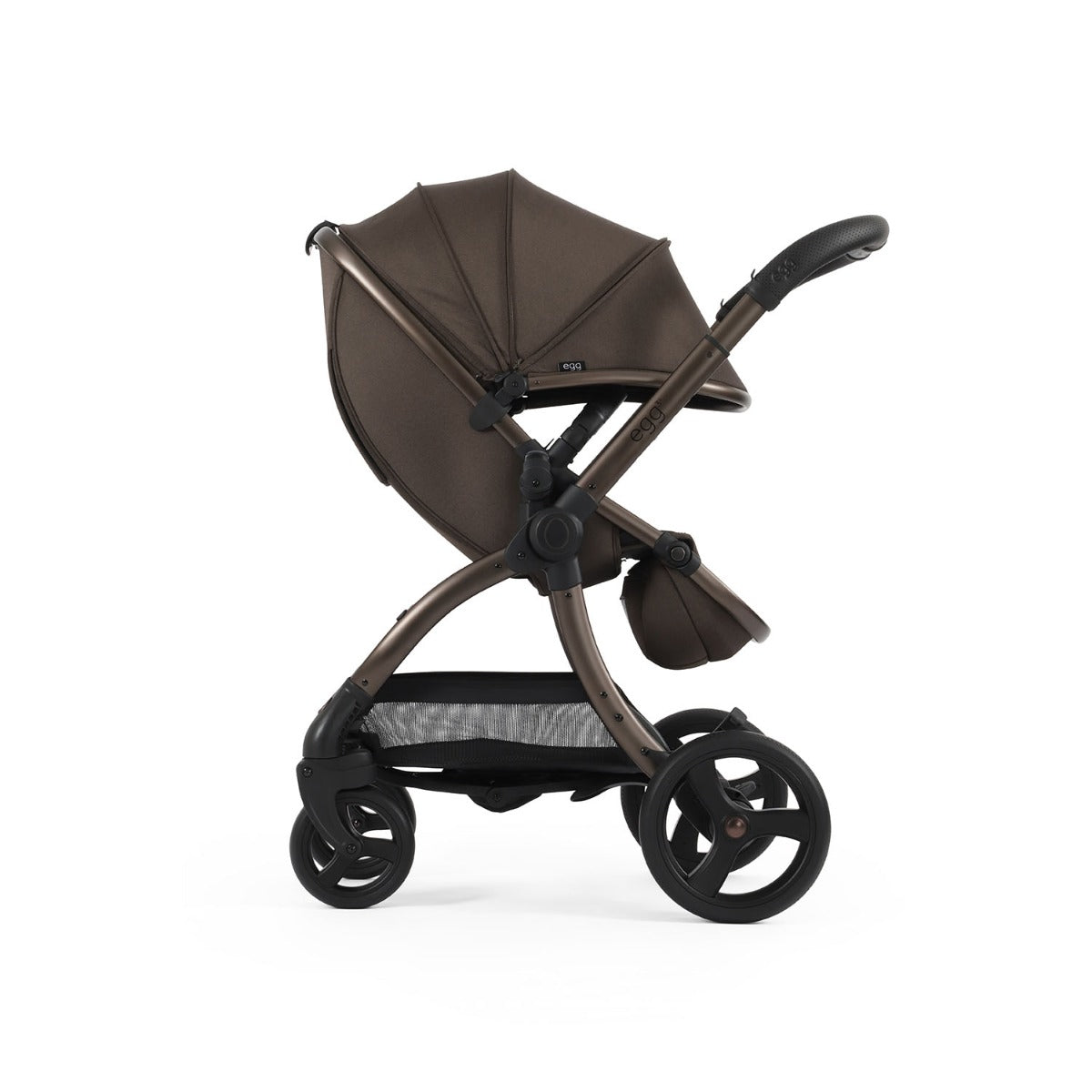 Egg 3 Ultimate Shell 360 Car Seat & Nursery Essentials Bundle - Chocolate Velvet