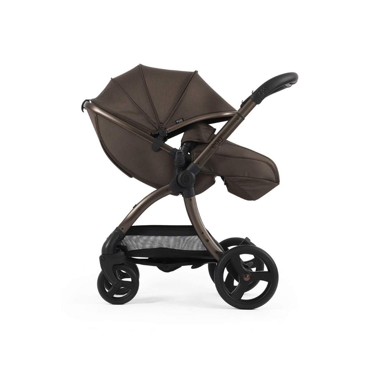 Egg 3 Ultimate Shell 360 Car Seat & Nursery Essentials Bundle - Chocolate Velvet