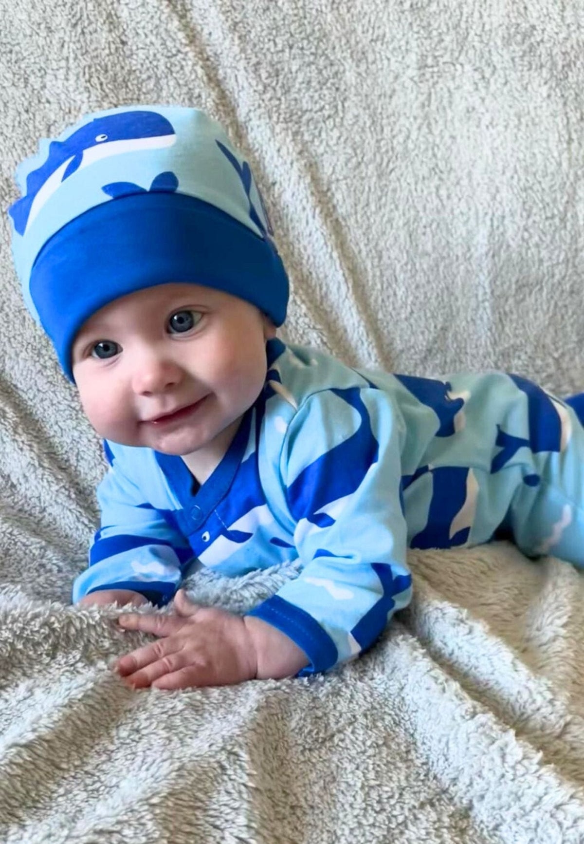 Toby Tiger Organic Whale Waves Print Baby Gift Set