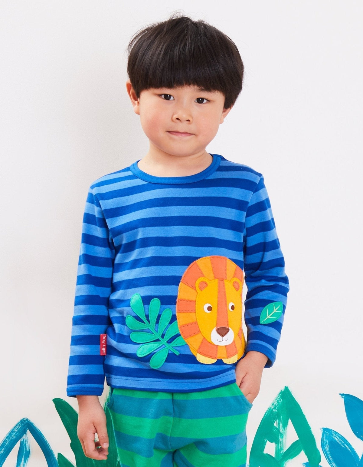 Toby Tiger Organic Born Free Lion Applique Long-Sleeved T-Shirt