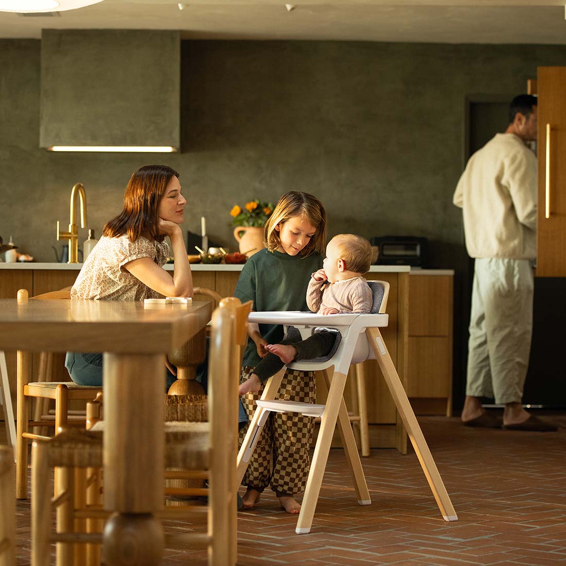 Nuna Bryn Highchair - Metro