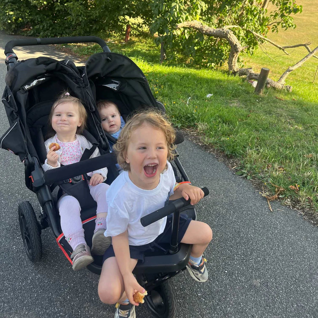 Out n About Nipper V6 Double Newborn & Toddler Bundle - Summit Black