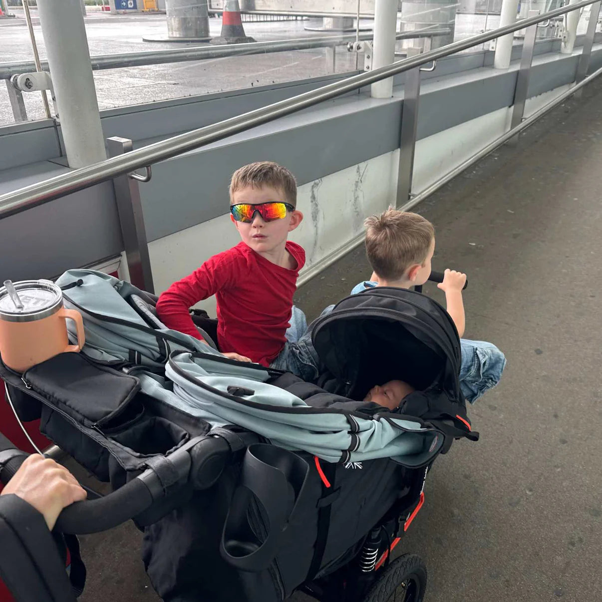 Out n About Nipper V6 Plus Twin Bundle - Summit Black