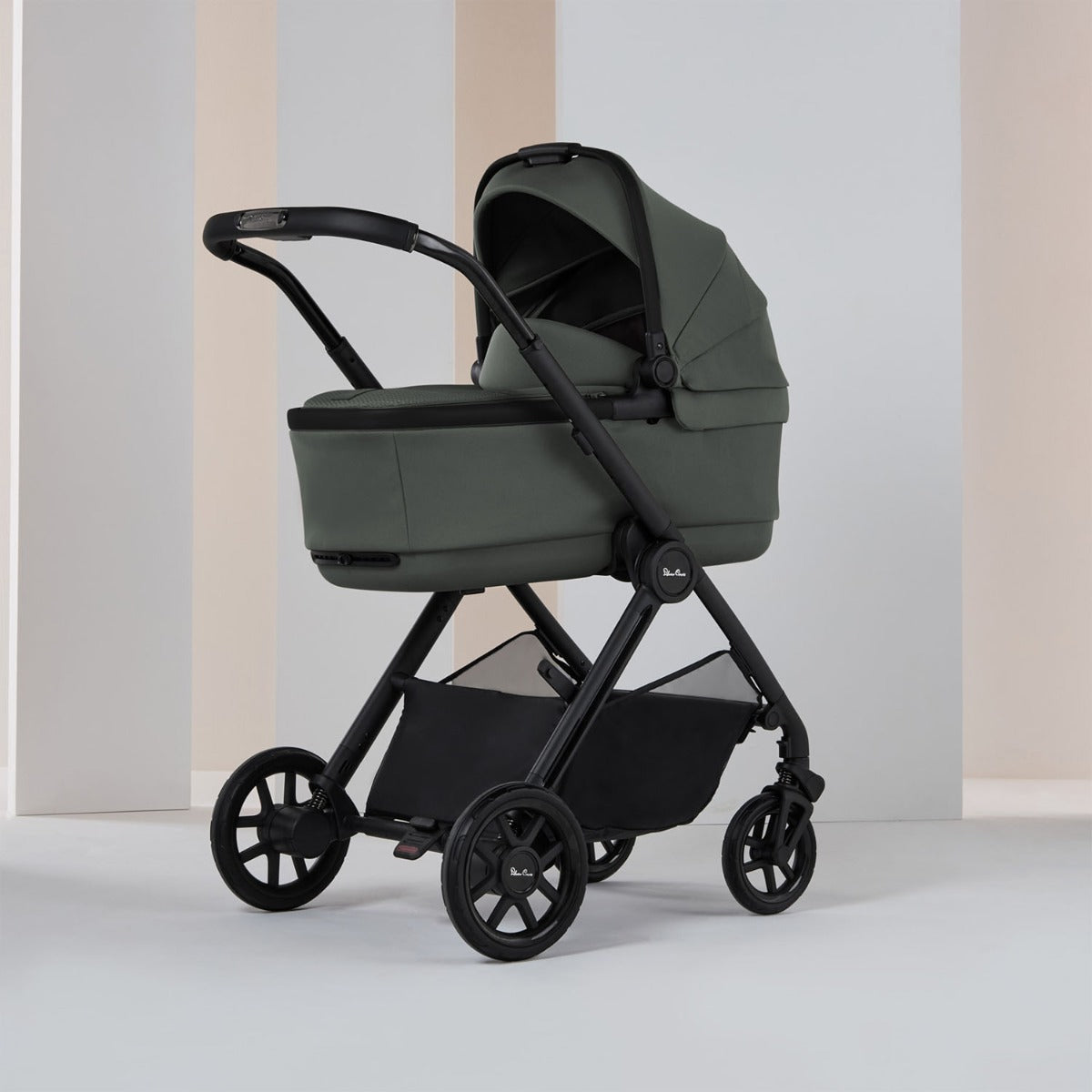 Silver Cross Reef 2 with First Bed Folding Carrycot and Accessory Bundle - Pewter