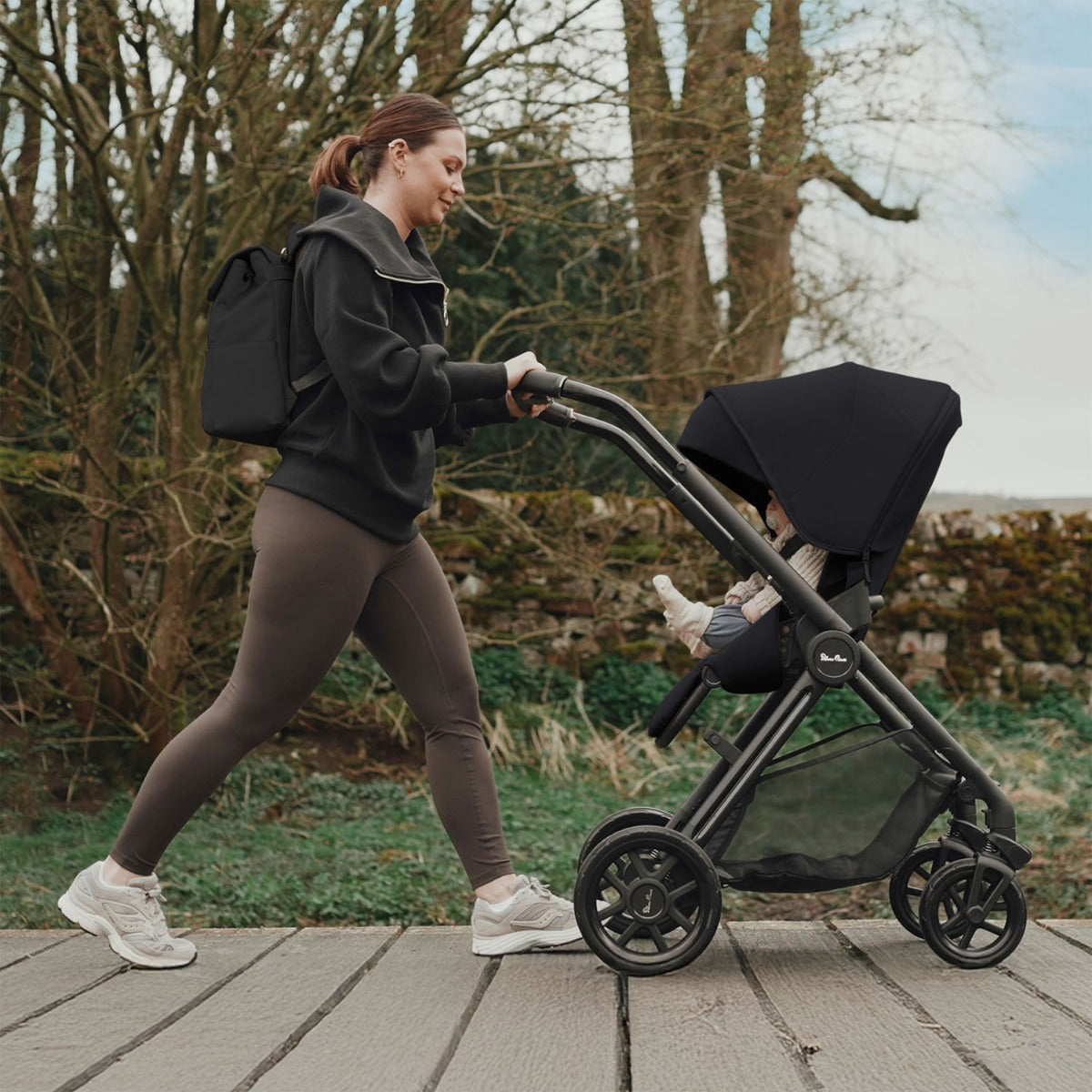 Silver Cross Reef 2 with First Bed Folding Carrycot and Accessory Bundle - Space
