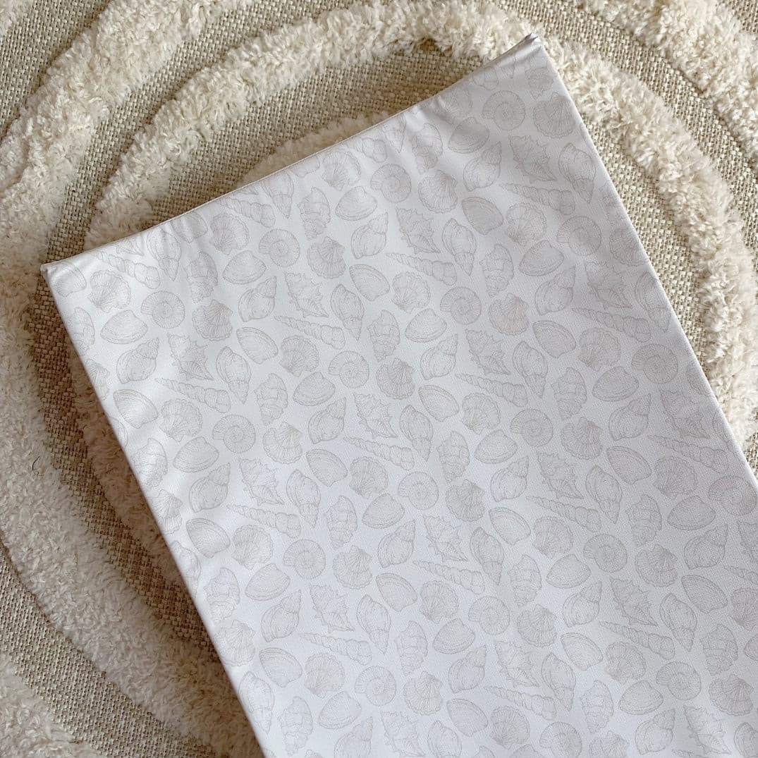 Anti-Roll Wedge Changing Mat - Delicate seashell print