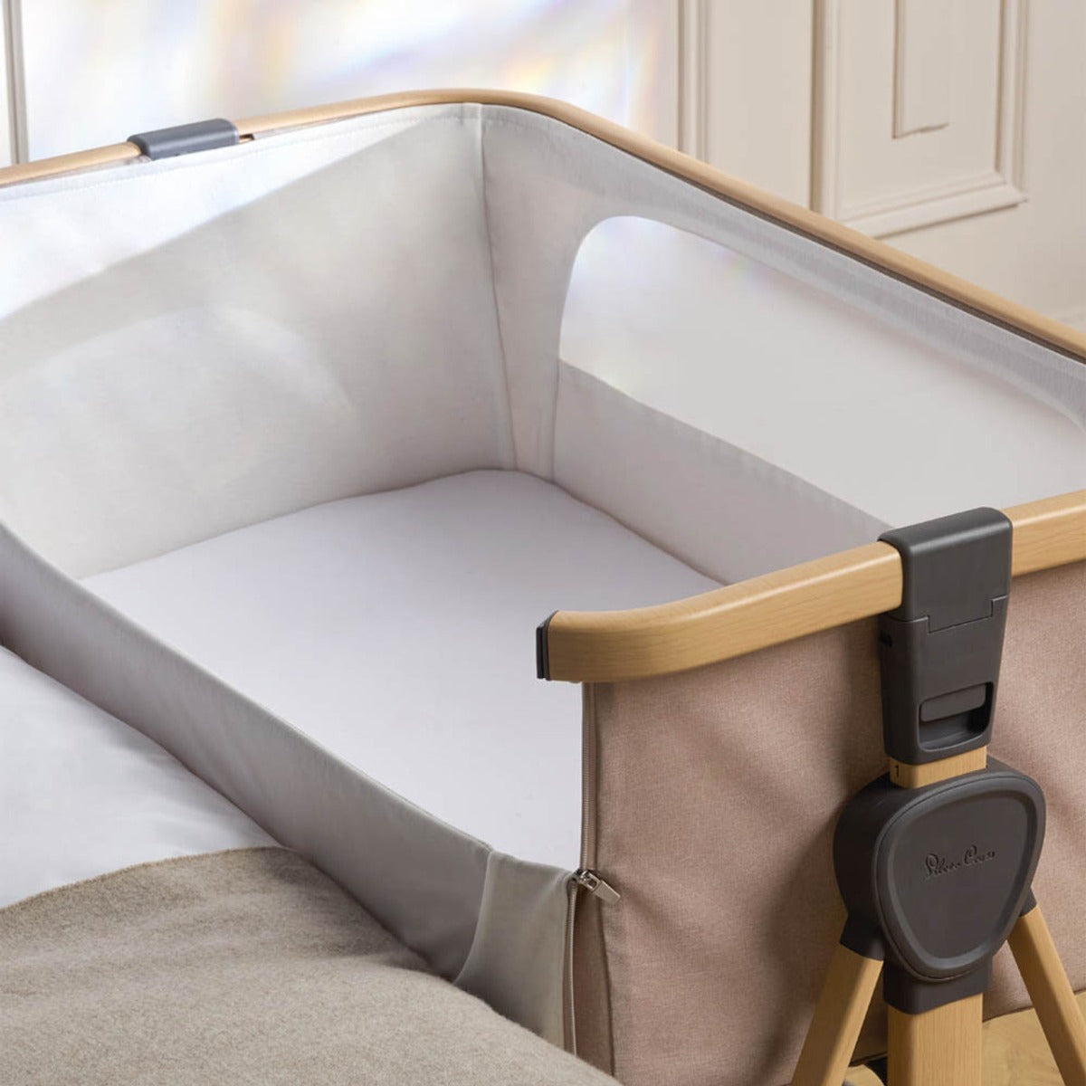 Silver Cross Lunar Bedside Crib - Oatmeal