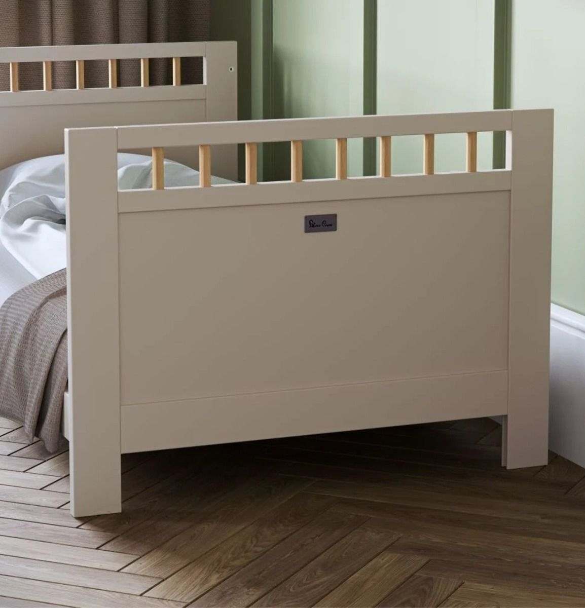 Silver Cross Seville Cot Bed - Cashmere Oak