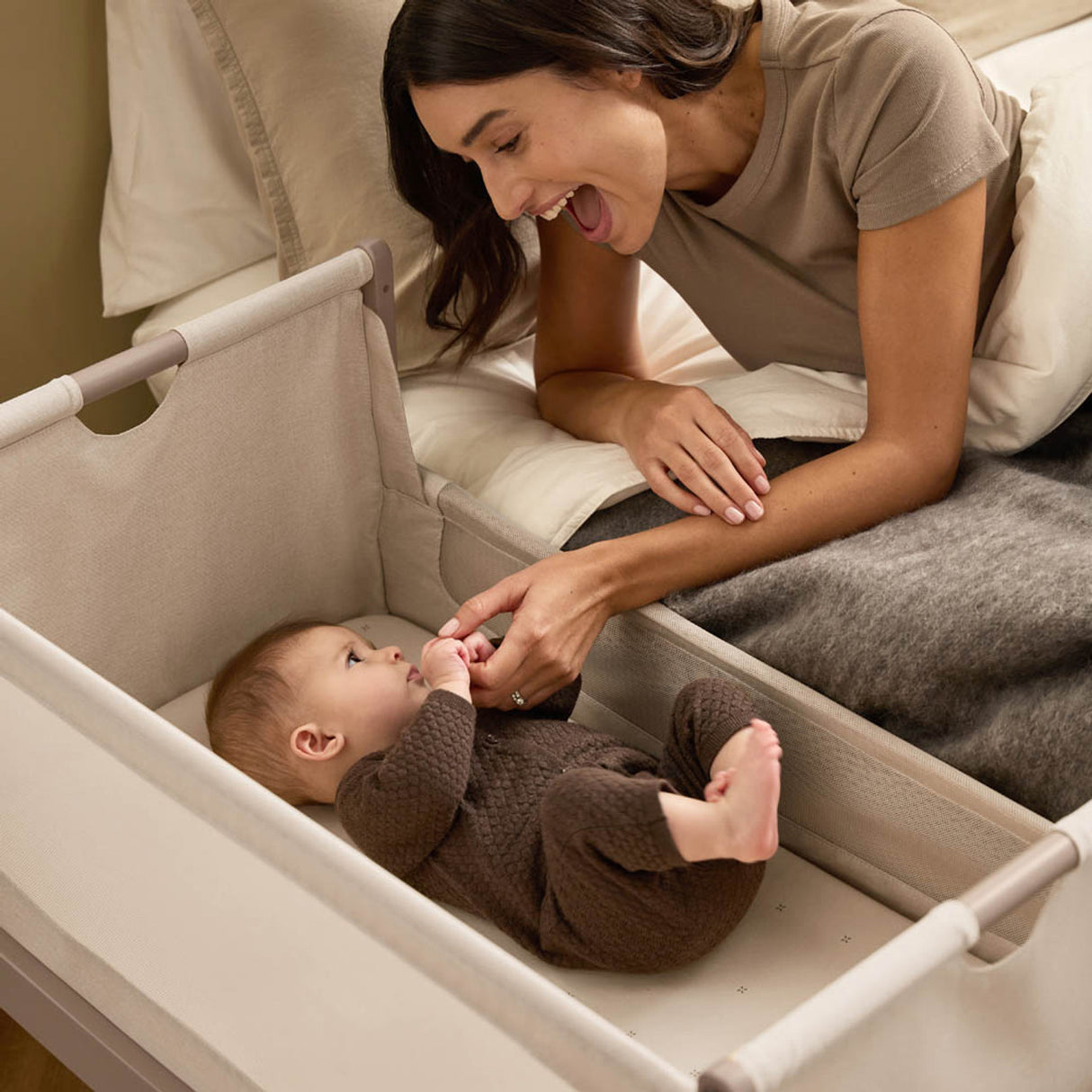 Snuzpod 5 Bedside Crib - Mocha