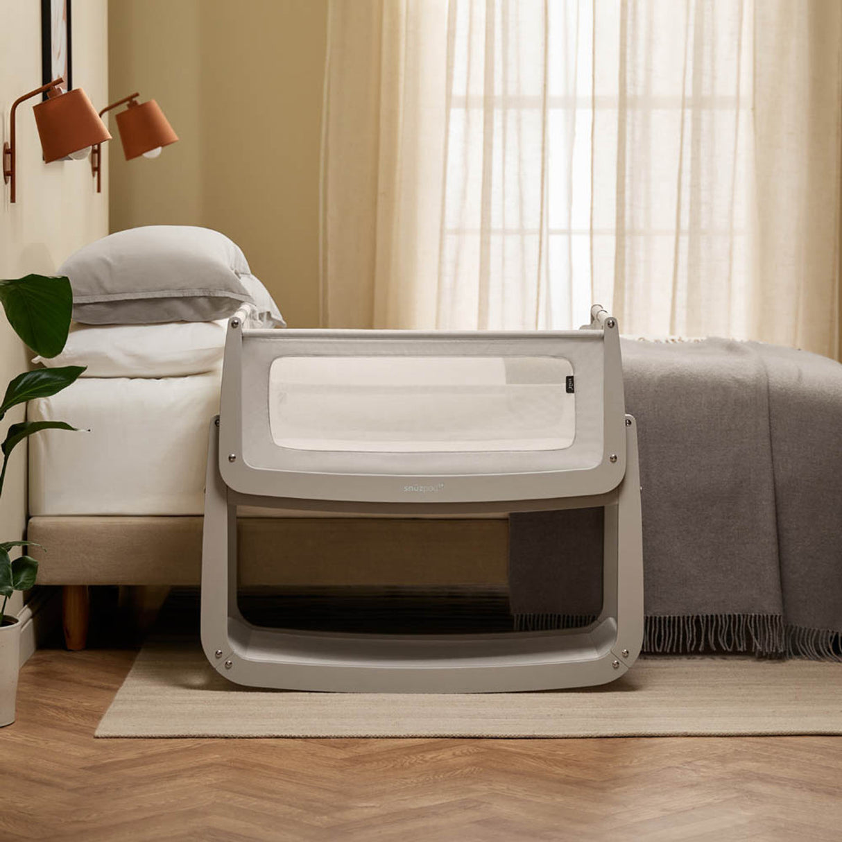 Snuzpod 5 Bedside Crib - Pebble