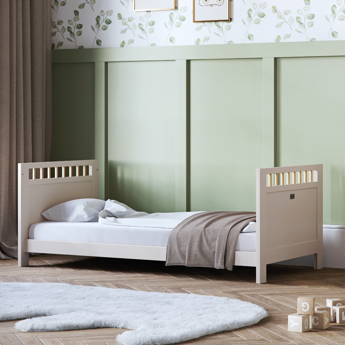 Silver Cross Seville 2 Piece Cot Bed & Dresser Set - Cashmere Oak