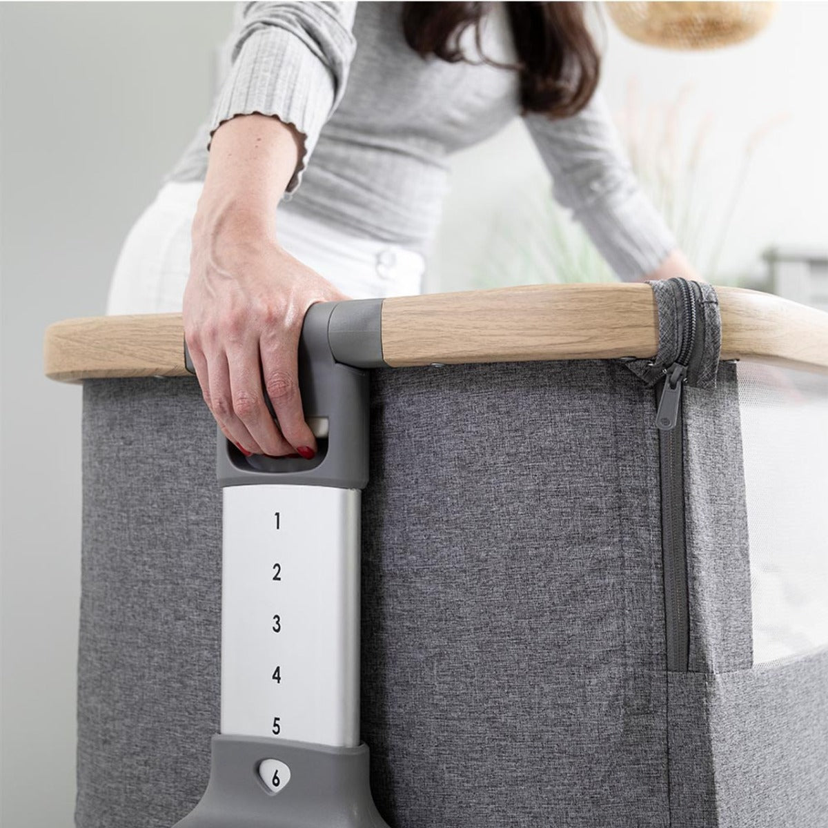 Tutti Bambini CoZee Bedside Crib - Oak and Charcoal