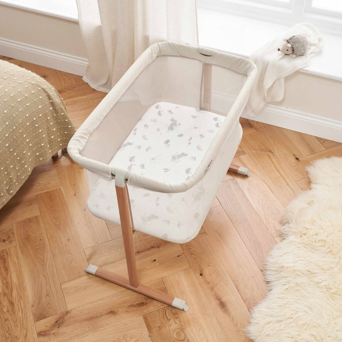 Tutti Bambini ZiZee Breathable Rocking Crib - Scandinavian Walnut/Ecru