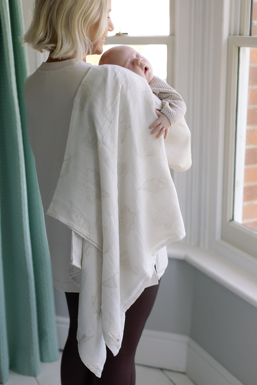 Seashell Large Swaddle Muslin