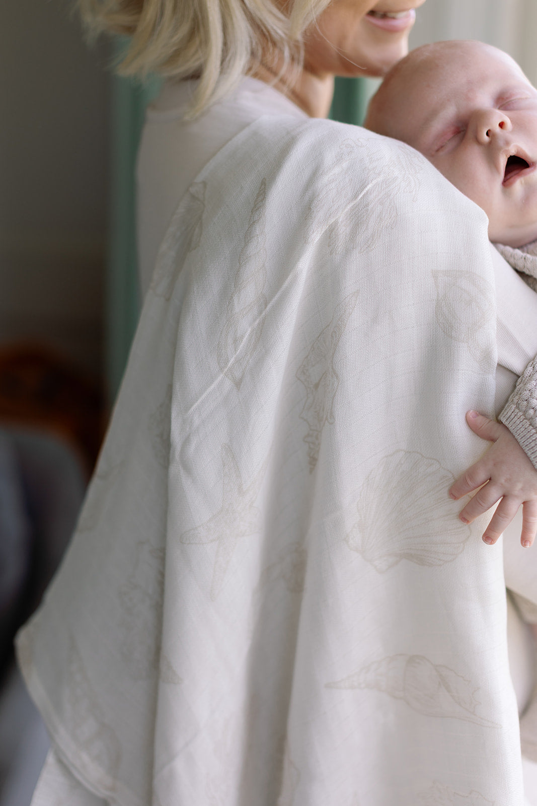 Seashell Large Swaddle Muslin