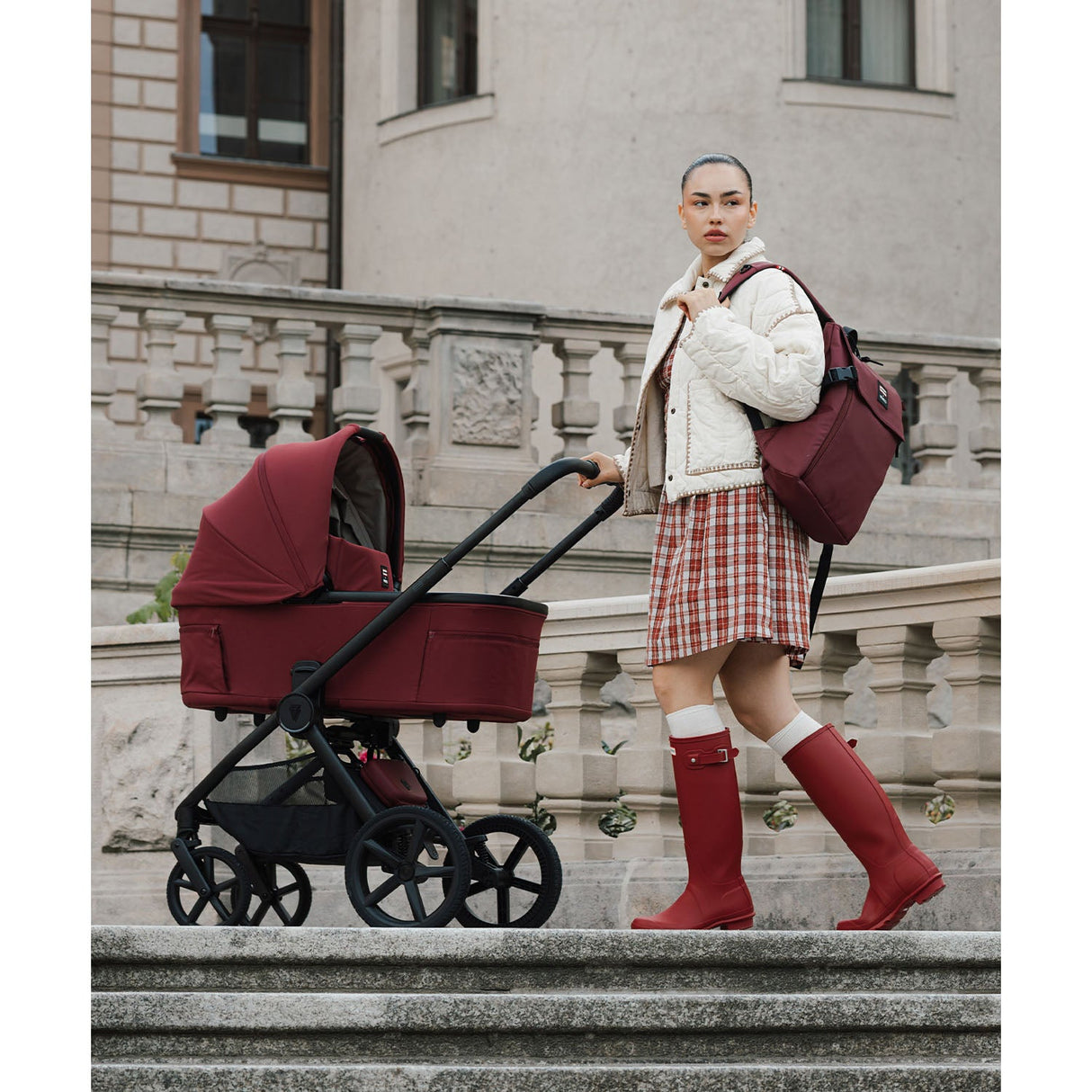 Venicci x Hunter Upline 3 Luxury 4in1 Tiago Car Seat & 360 Base Bundle - Red