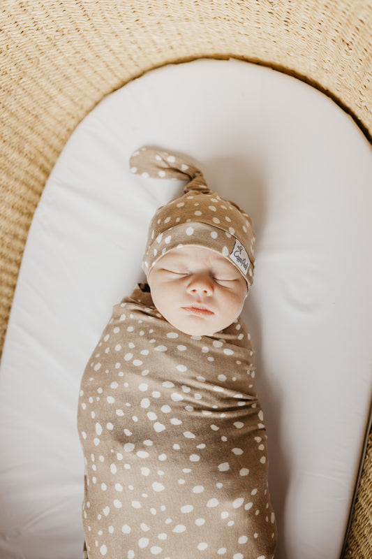 Copper Pearl Top Knot Hat Fawn 0-4m