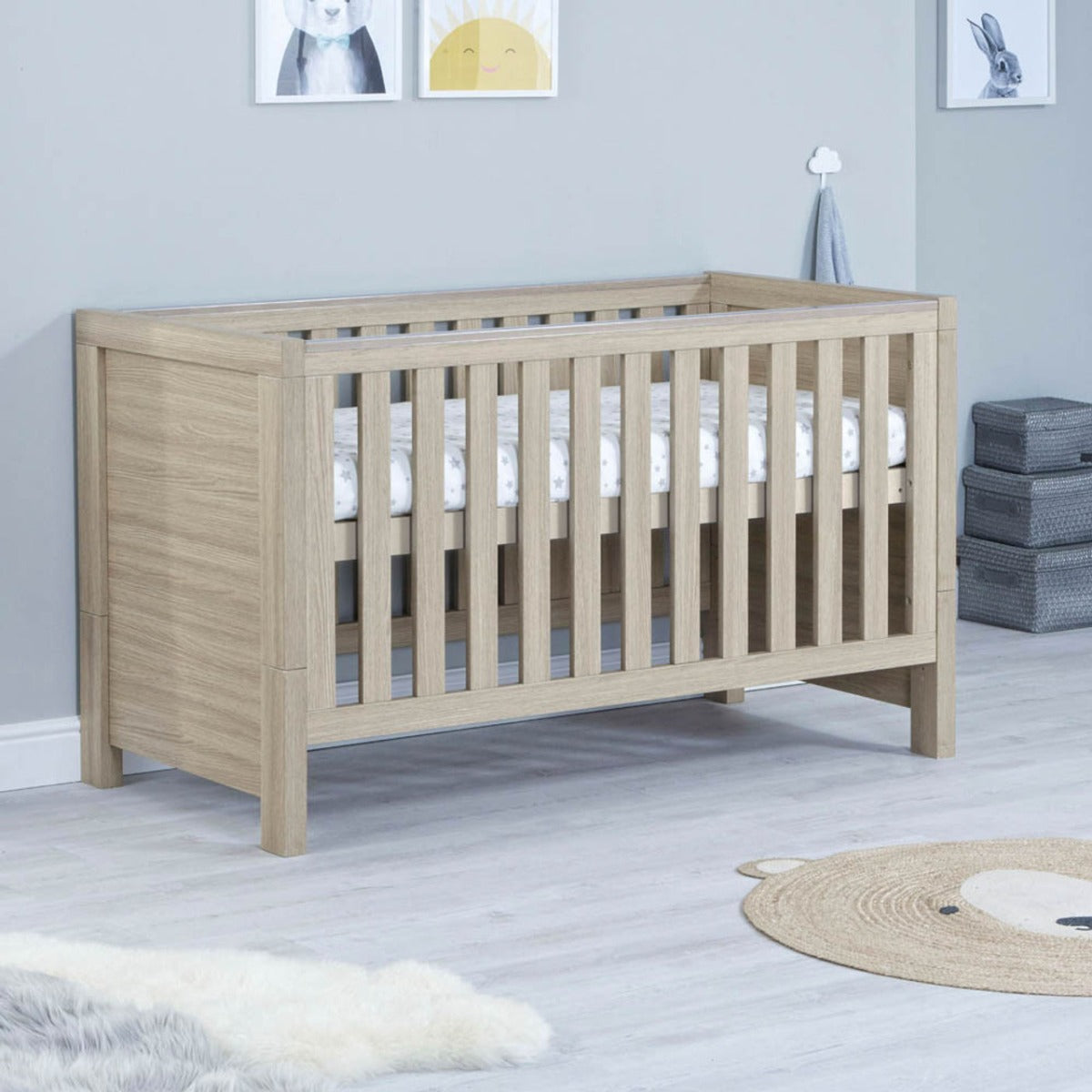 Babymore Luno Cot Bed - Oak