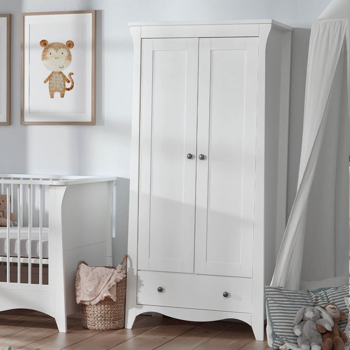 CuddleCo Clara 3 Piece Nursery Furniture Set (Cot Bed, Dresser & Wardrobe) - White