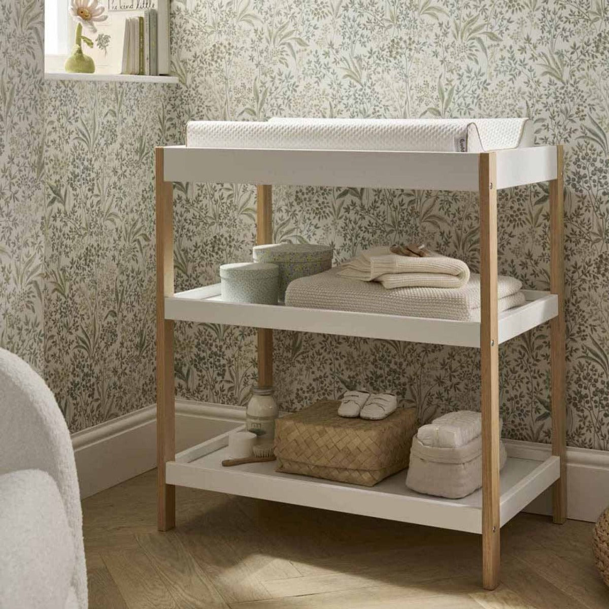CuddleCo Nola Changer - White and Natural