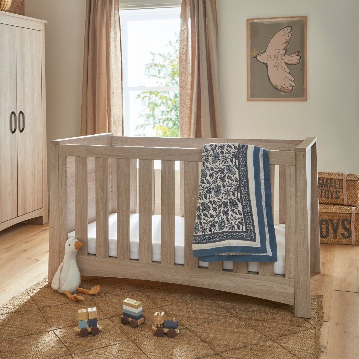CuddleCo Isla 3 Piece Nursery Furniture Set – Ash