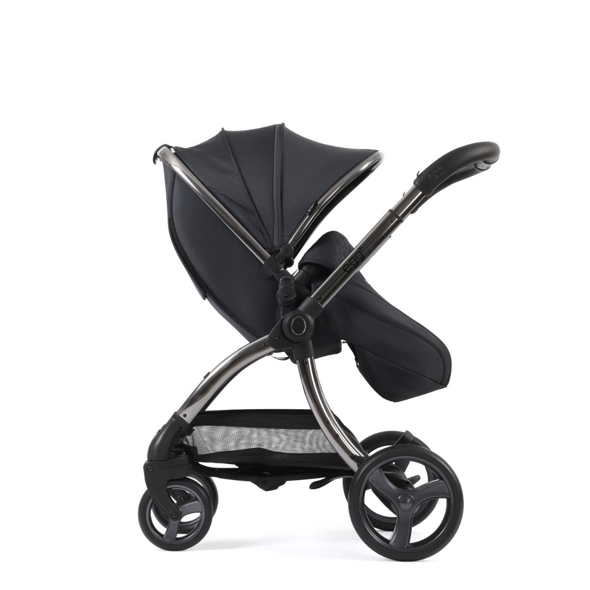 Egg 3 Ultimate Shell 360 Car Seat & Nursery Essentials Bundle - Carbonite