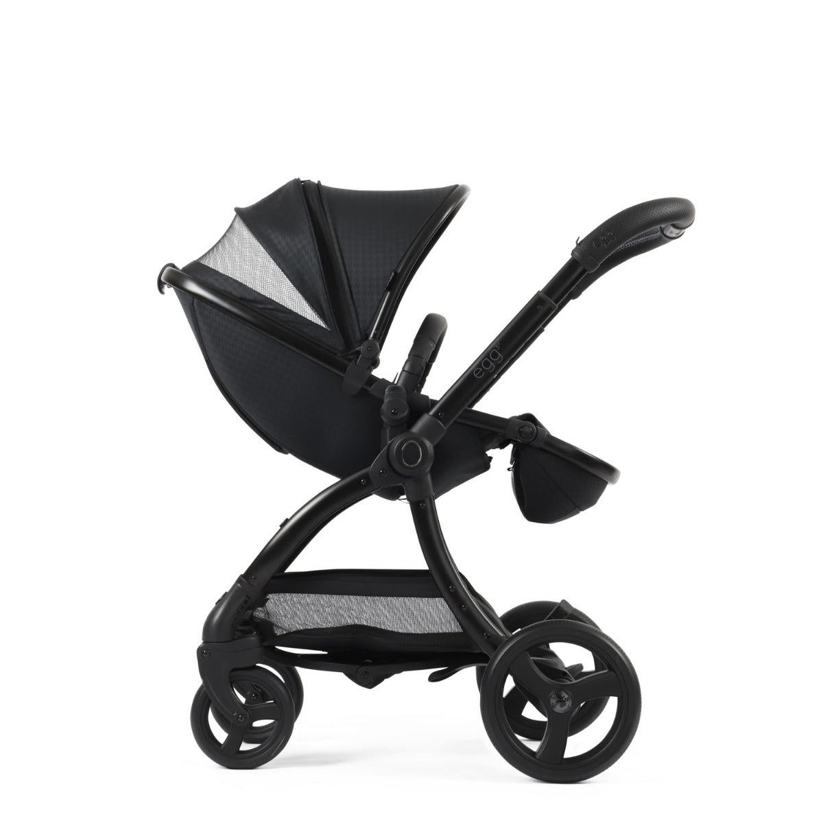 Egg 3 Luxury Cybex Cloud T i-Size Special Edition Travel System Bundle - Houndstooth Black