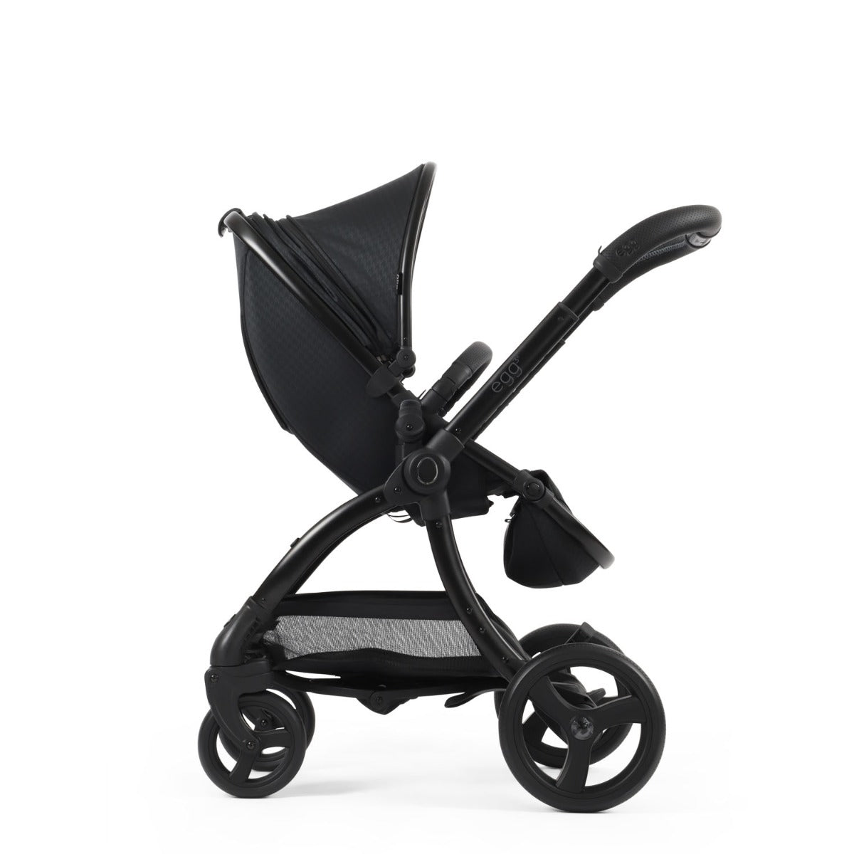 Egg 3 Luxury Cybex Cloud T i-Size Special Edition Travel System Bundle - Houndstooth Black