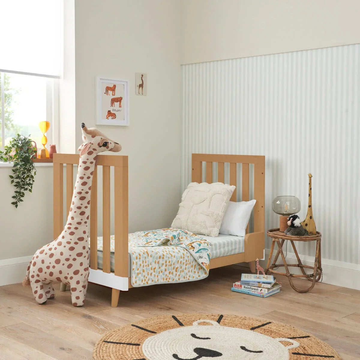 Tutti Bambini Hygge Mini Cot Bed - White/Light Oak