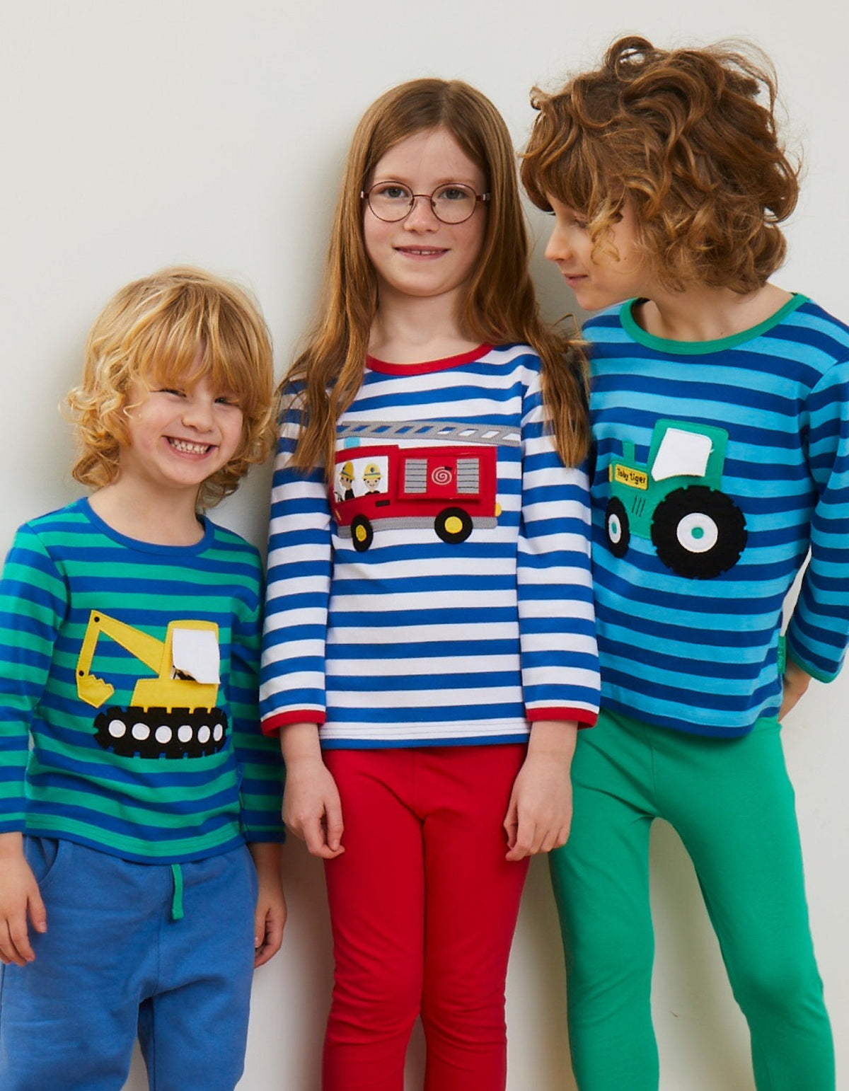Toby Tiger Organic Digger Applique Long-Sleeved T-Shirt