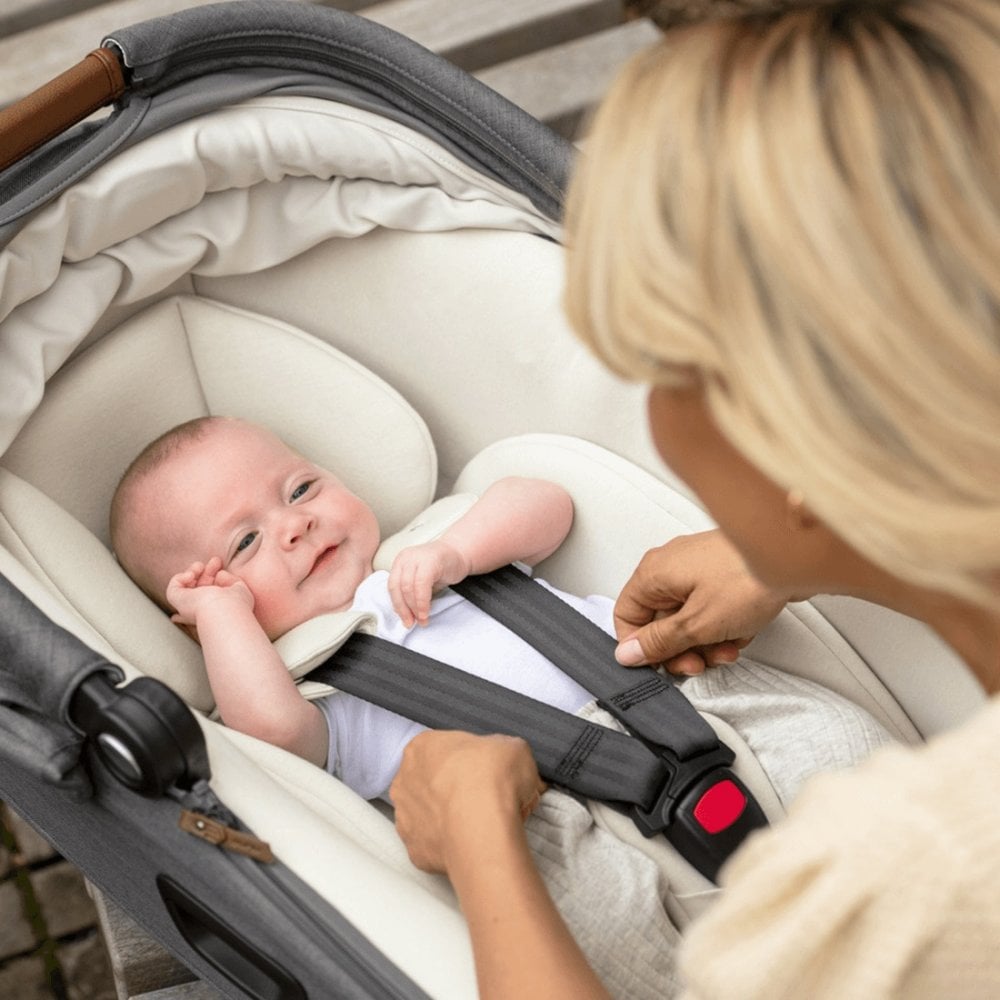 Nuna CARI NEXT Lay Flat Car Carrycot - Caviar