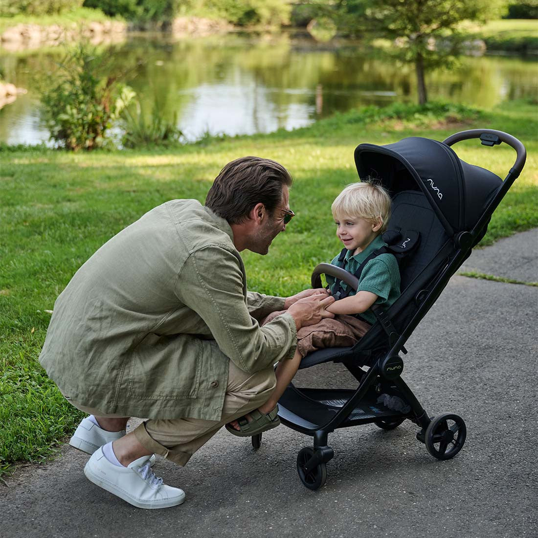 Nuna VIAA Cabn Compact Stroller - Caviar