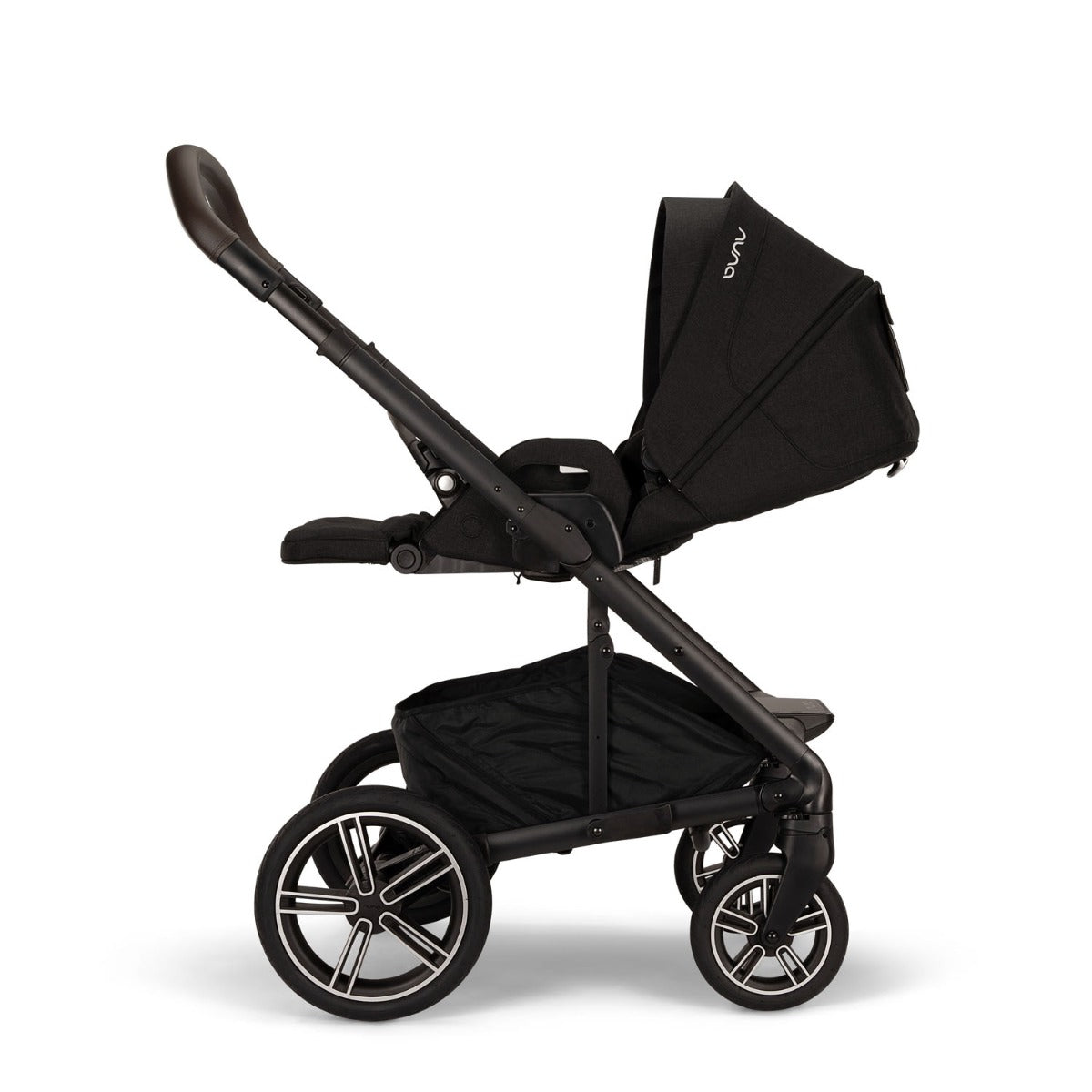 Nuna MIXX Next Pushchair + CARI Carrycot + BASE Next - Caviar