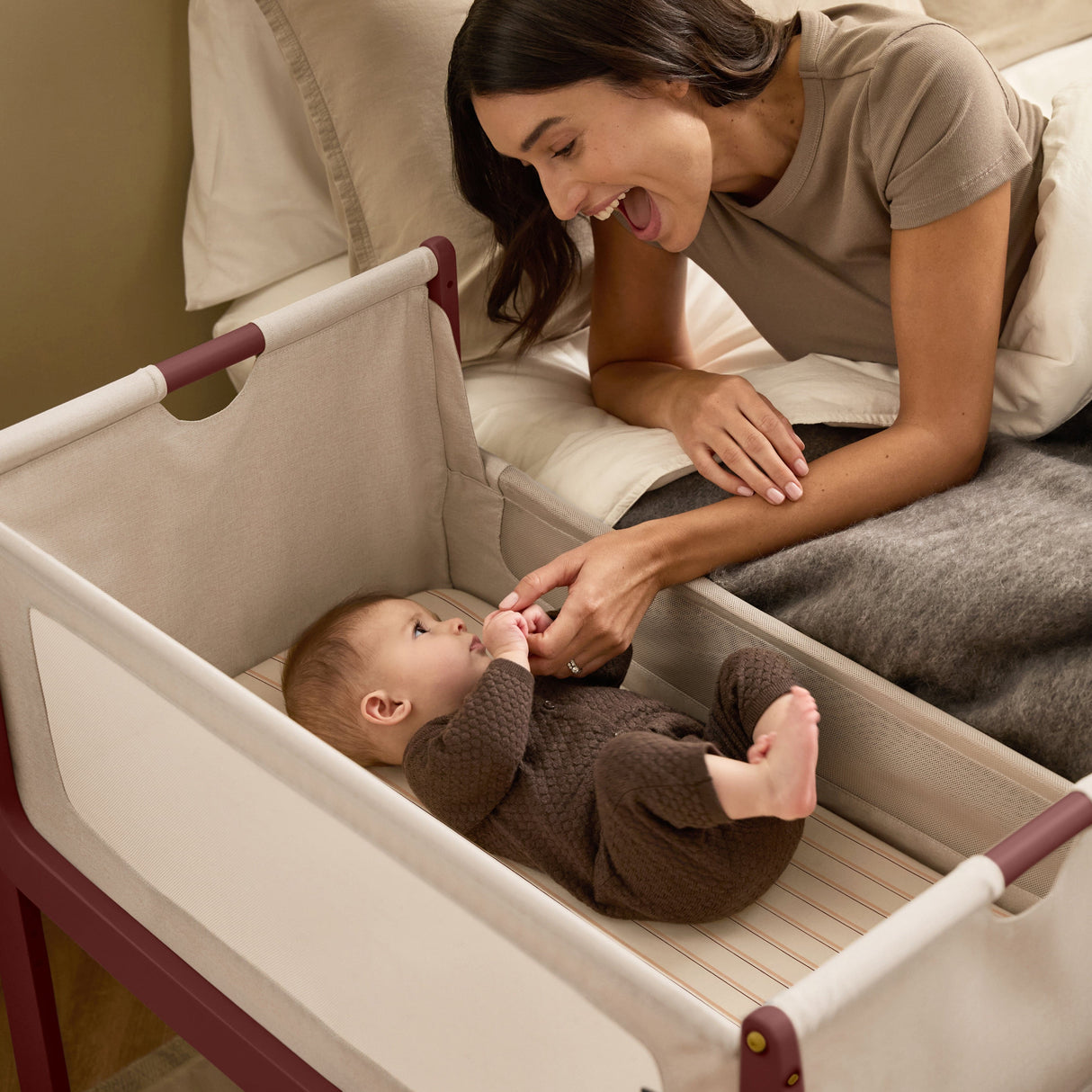 Snuzpod 5 Bedside Crib - Rouge