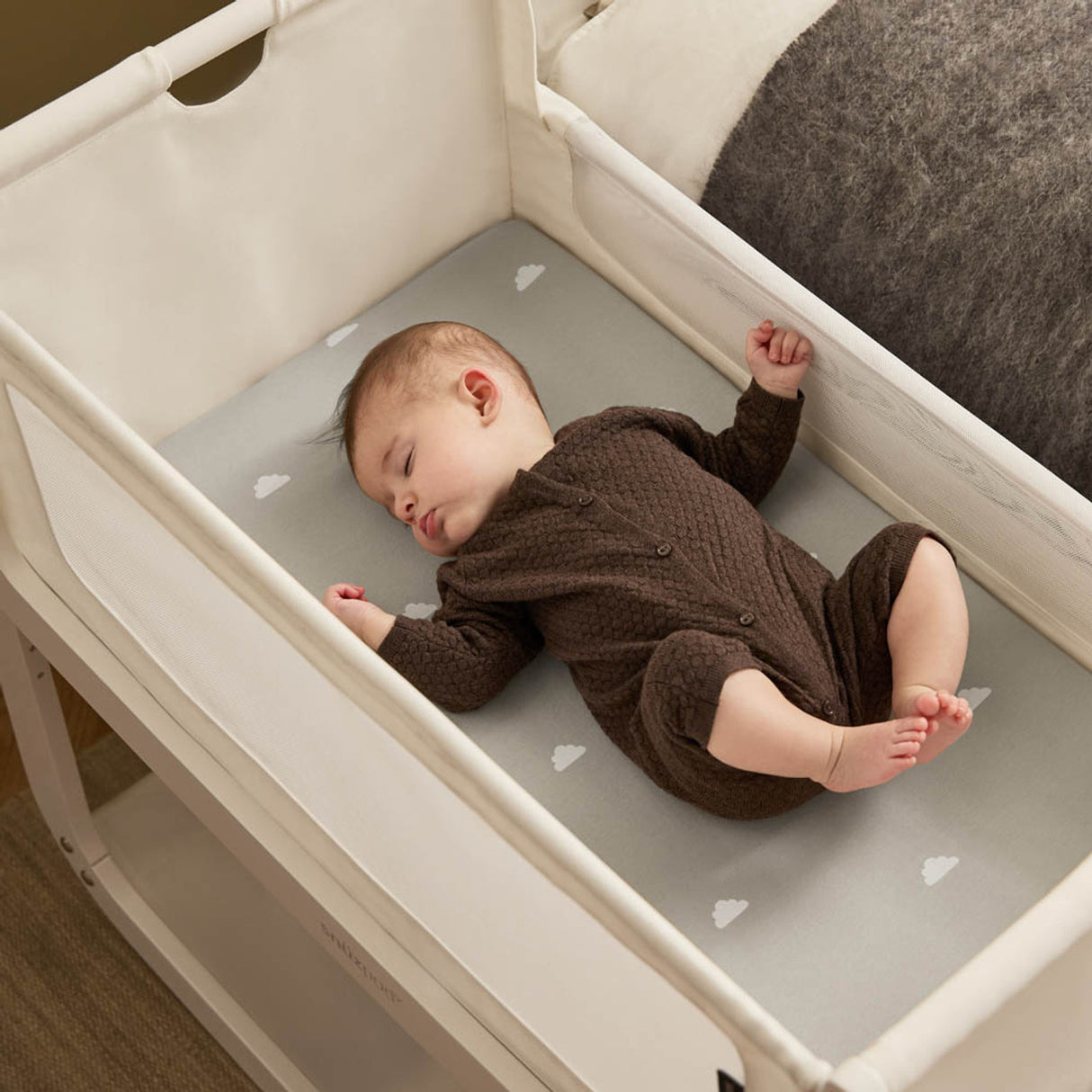 Snuzpod 5 Bedside Crib - White