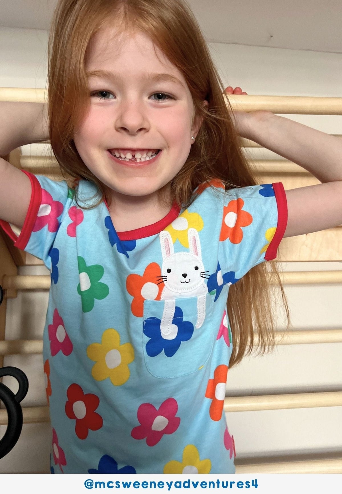 Toby Tiger Organic Rainbow Bloom Bunny Pocket Applique Short-Sleeved T-Shirt