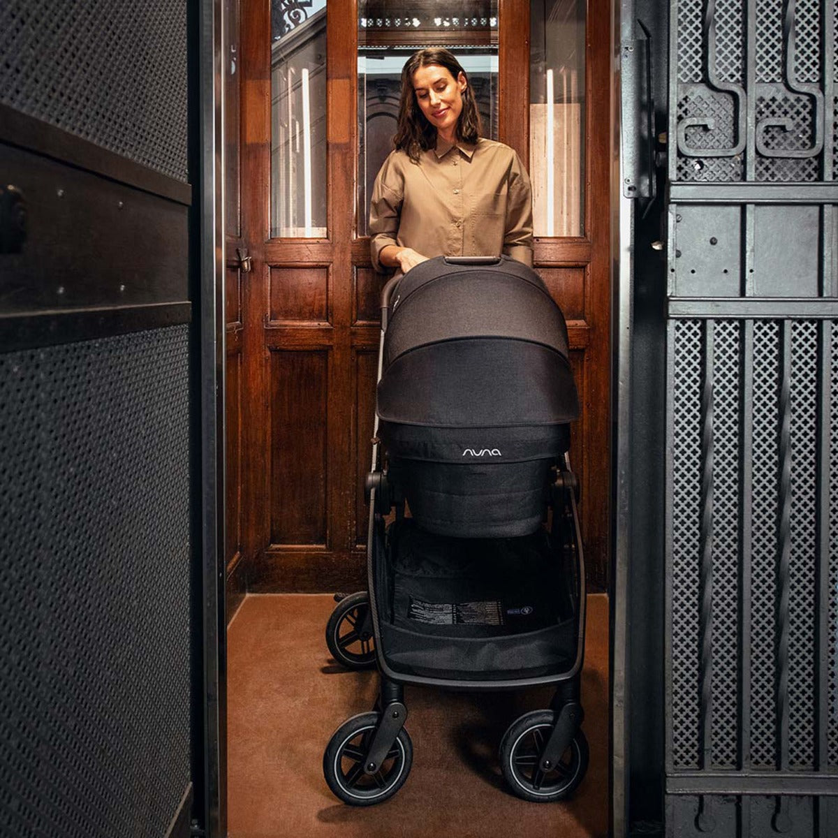 Nuna SWIV Next Stroller + PIPA Next Generation Travel System Bundle - Caviar