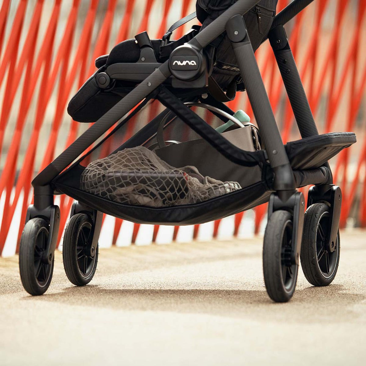Nuna SWIV Next with ARRA Flex & Base Curv Travel System Bundle - Caviar