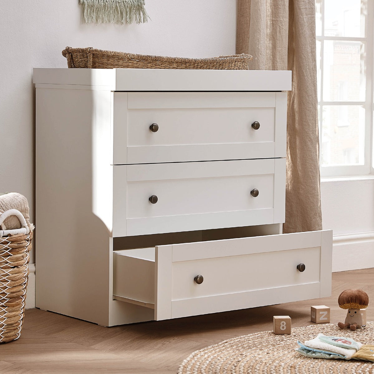 Silver Cross Bromley 2 Piece Cot Bed and Dresser Set - White