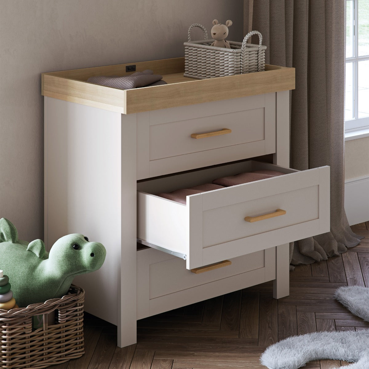 Silver Cross Seville 2 Piece Cot Bed & Dresser Set - Cashmere Oak